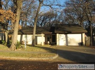 402 Lone Oak Cir, Euless, TX 76039