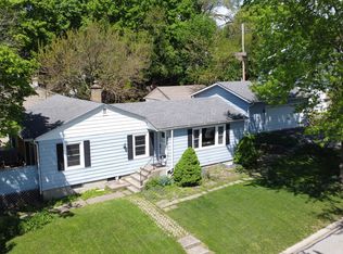 916 S 6th Ave, St Charles, IL