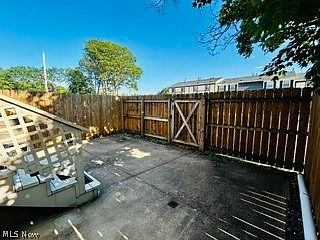 4th image of 157 Ault St