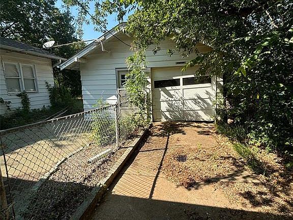 5th image of 1115 NW 41st St