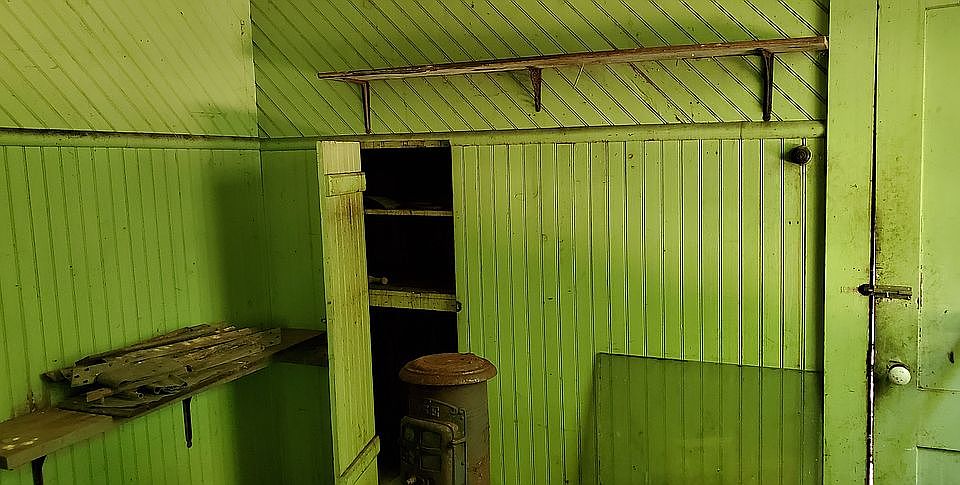 summer kitchen