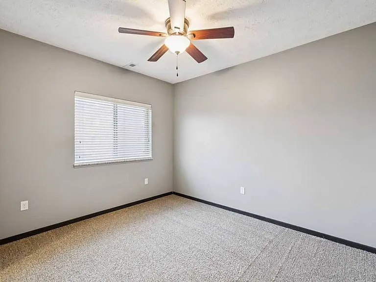 The Flats at 84 — Photo 205