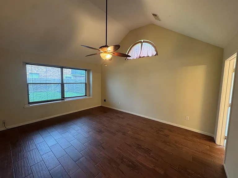 2601 Easton Springs Ct — Photo 17