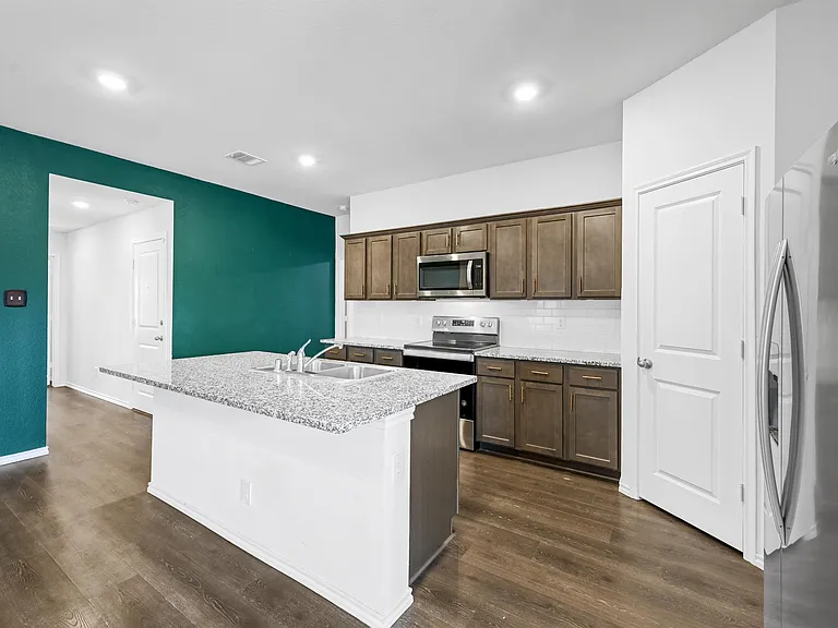 508 Windrow Dr — Photo 7