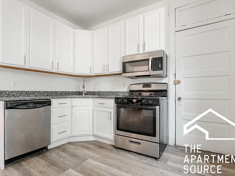 1001 N Richmond St #3S — Photo 3