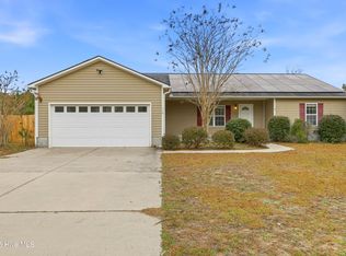 118 Magnolia Ln, Hubert, NC 28539