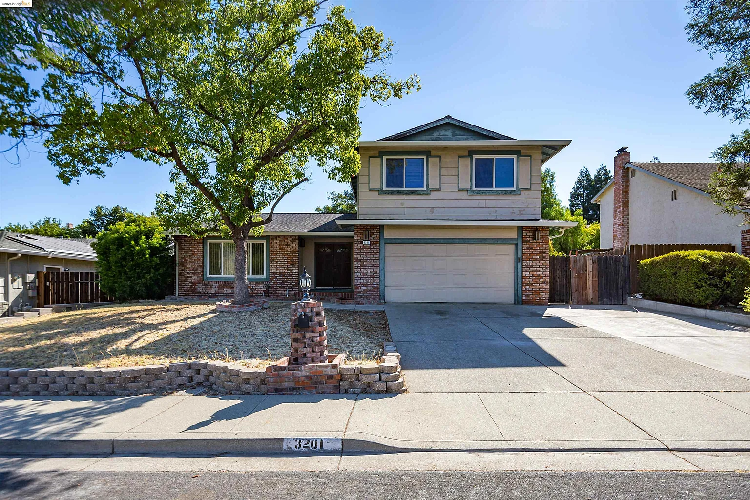 3201 Harbour Dr photo 1