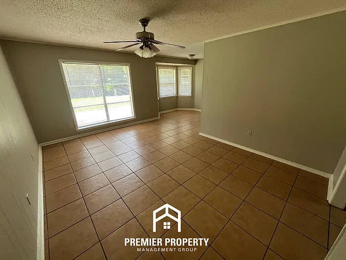 3050 Castleman St — Photo 6