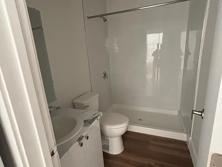 614 NE 3rd St #5 — Photo 6