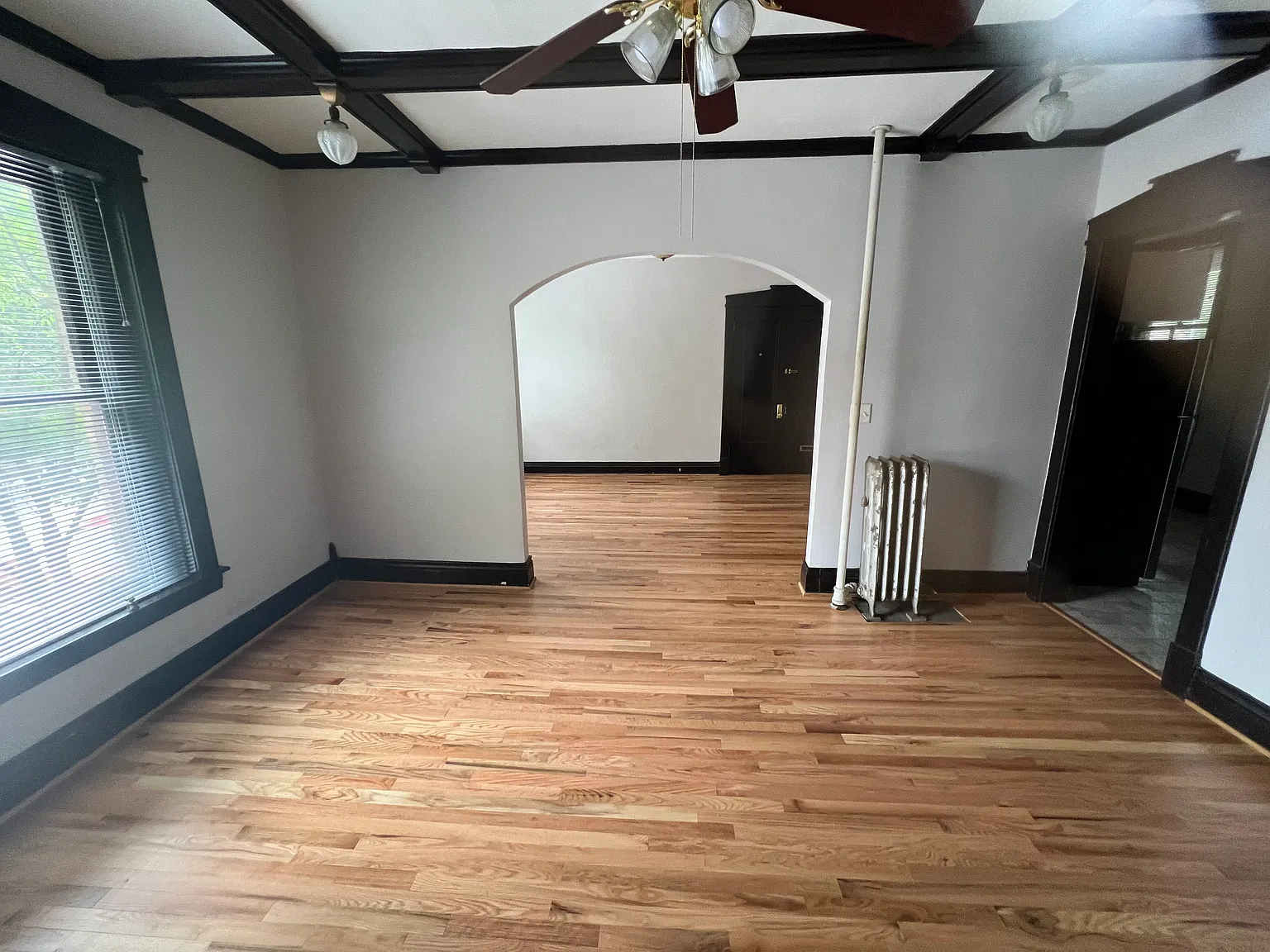 112 Magnolia — Photo 4