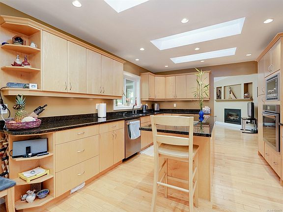 4th image of 3888 A Duke Rd W #E