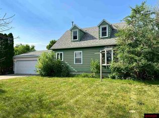 606 5th St SE, Dodge Center, MN 55927