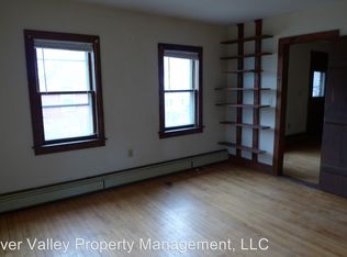 10 Central St, Windsor, VT 05089