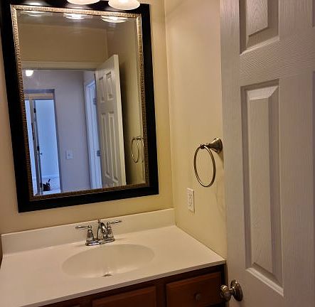 5th image of 215 N 6th St #2