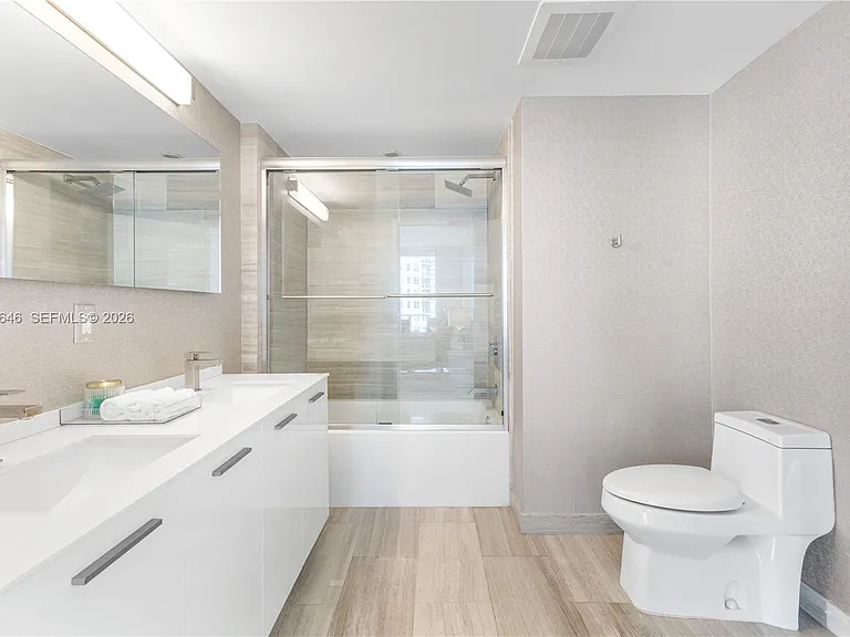 1300 Brickell Bay Dr #10 — Photo 10