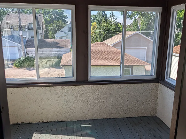 1298 Marshall Ave — Photo 6