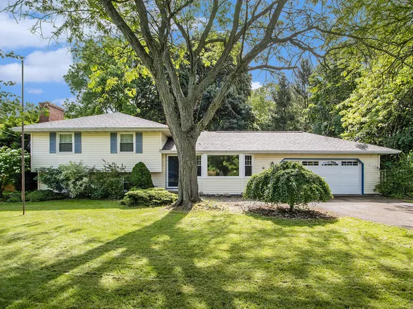 7876 Foxwood, Richland, MI 49083