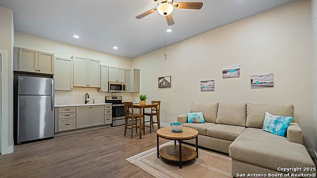 1017 Stradina — Photo 29