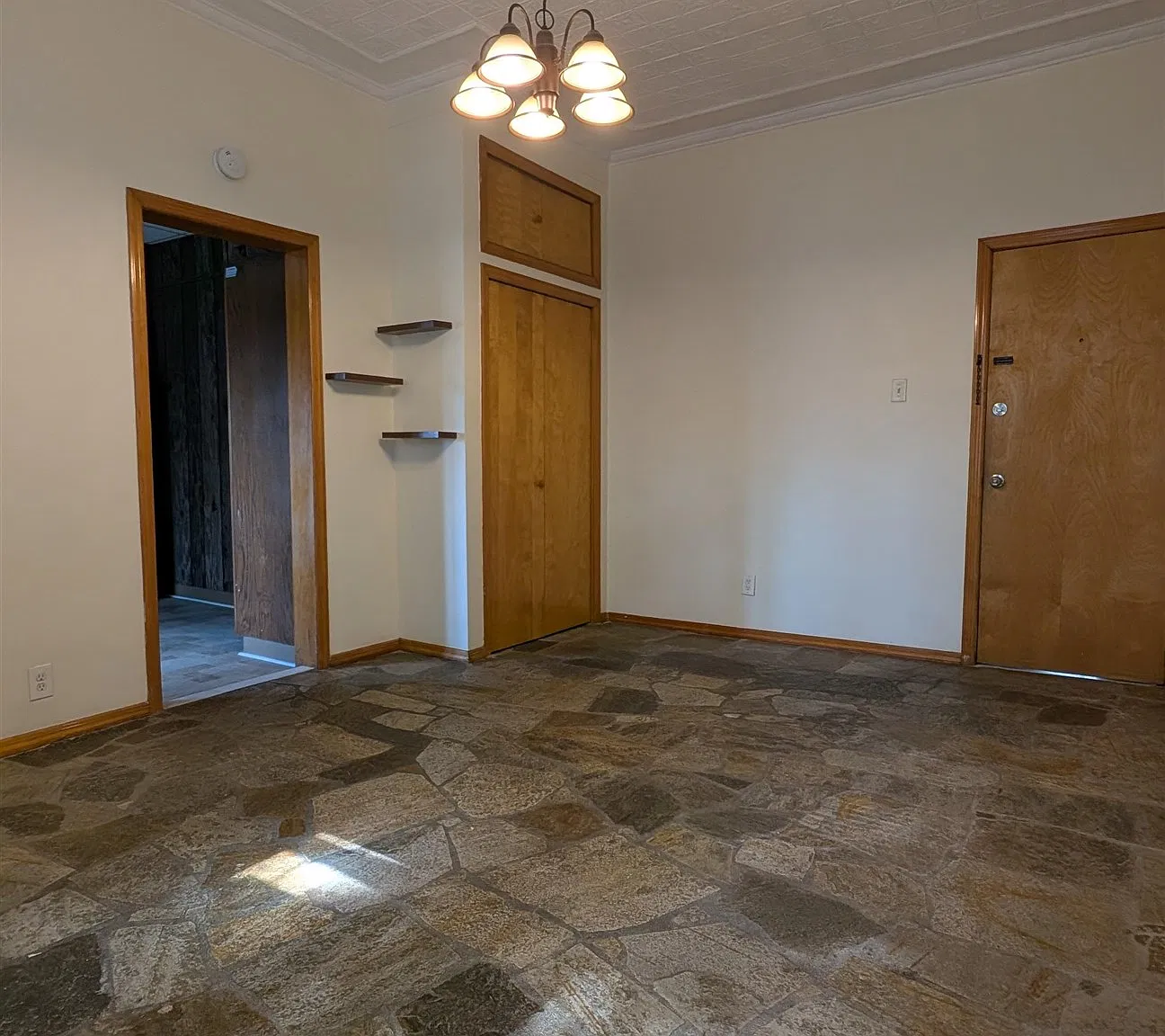 2 bed, 1.0 bath, $2,000 — Photo 2