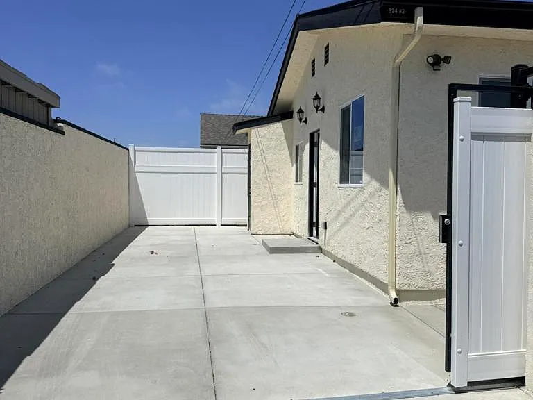 324 N J St — Photo 17