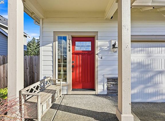 5th image of 1560 NE Gardiner Dr