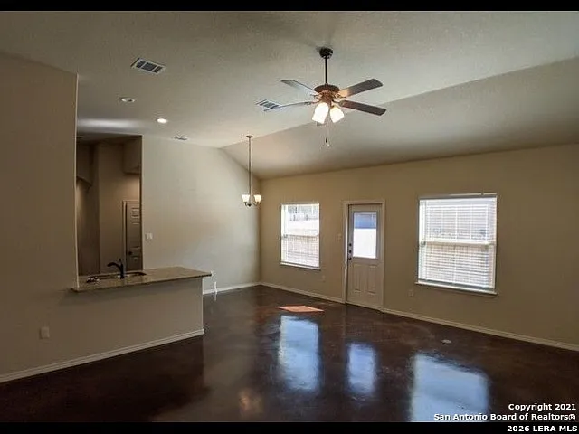 3 bed, 2.0 bath, 1370 sqft, $1,450 — Photo 3