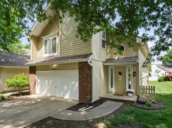 12015 Mackey St, Overland Park, KS 66213