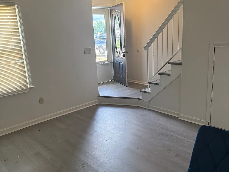 1109 Commonwealth Pl — Photo 1