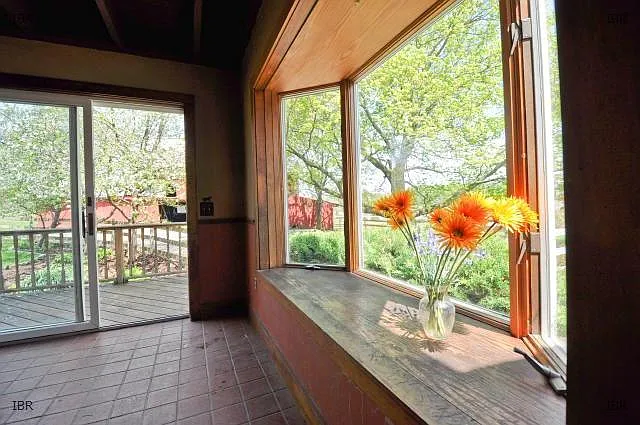 Breakfast room with access to deck