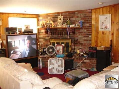 FAMILY ROOM WITH FIREPLACE