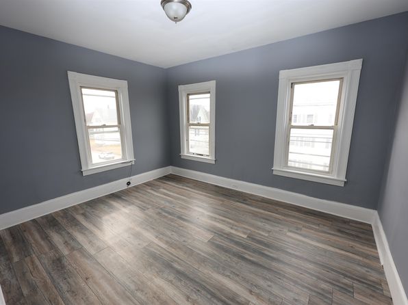 manchester-new-hampshire-74288034 picture