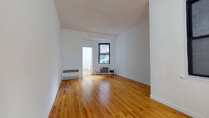 Rented by Bond New York | media 8