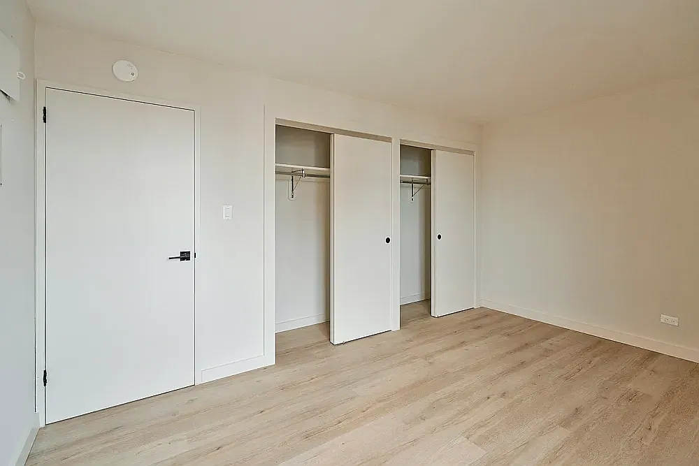 560 Main St — Photo 3