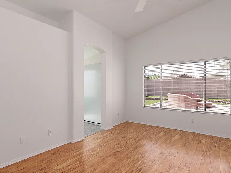 537 E Appaloosa Rd — Photo 7