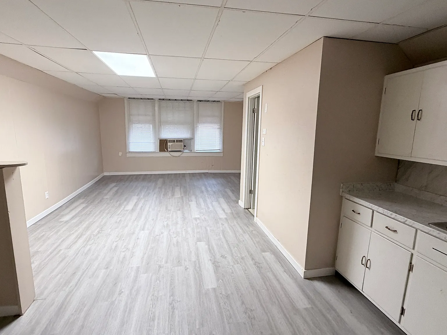 Studio, 400 sqft, $675 — Photo 4