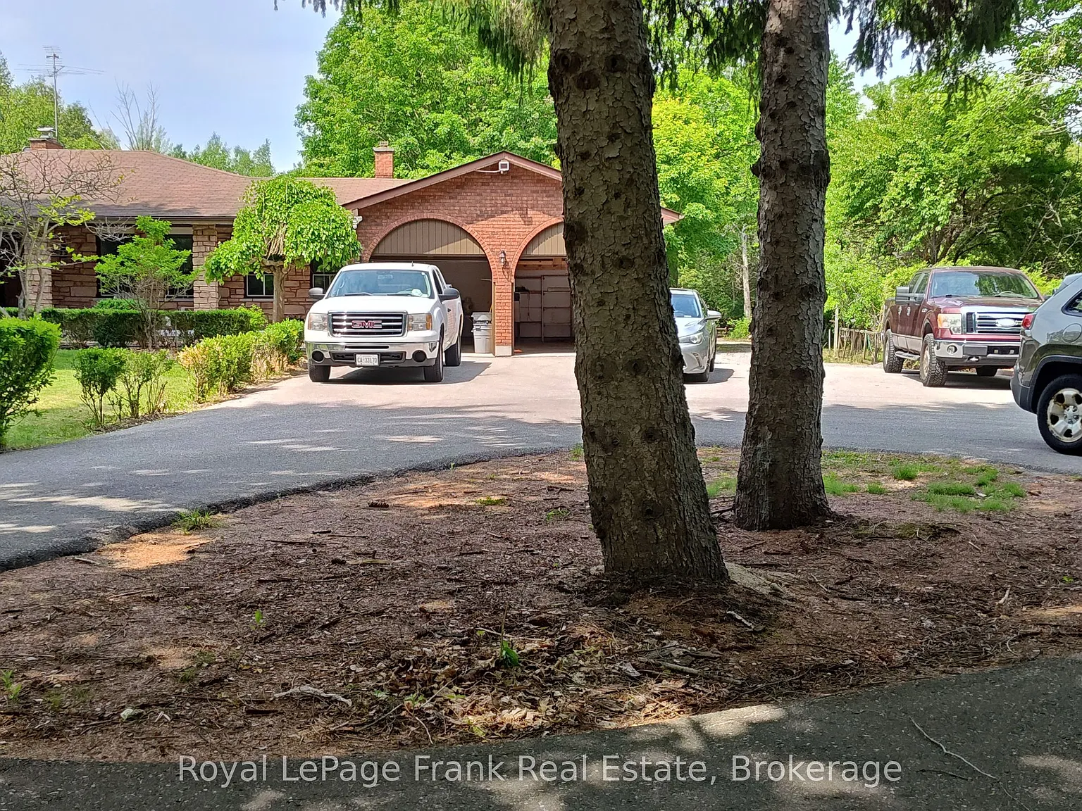 4 bed, $4,000 — Photo 2
