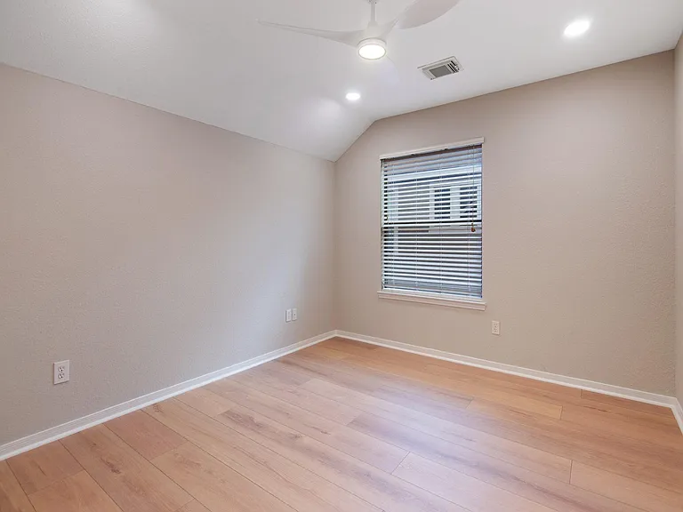 54 Douvaine Ct — Photo 30