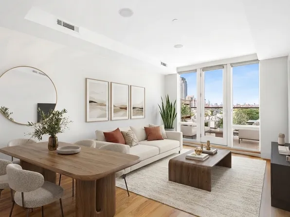 1059 Manhattan Avenue image 1 of 7