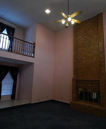 3rd image of 605 River Oaks Dr