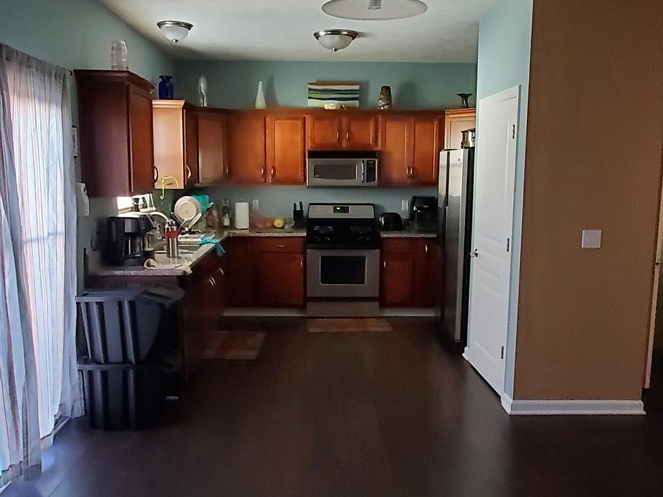 1st image of 1261 E 100th St