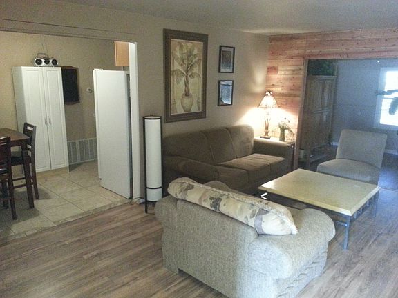 A pic from the front door looking into the kitchen. The cabinet you see will not be there. No furnishing will be.