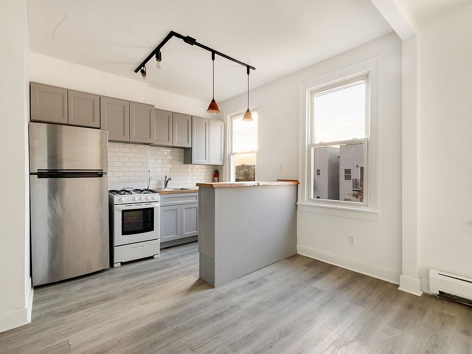 1st image of 169 Halladay St Floor 2