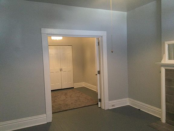 LIVING ROOM TO 1ST BEDROOM