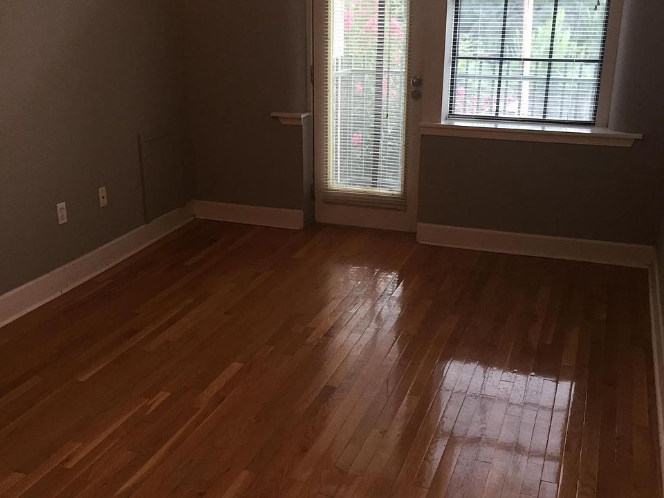2nd image of 920 Commerce St APT 206