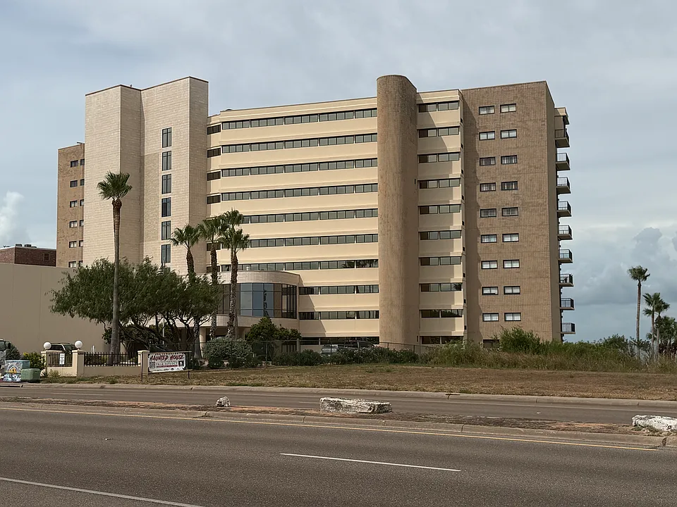 4350 Ocean Dr #602