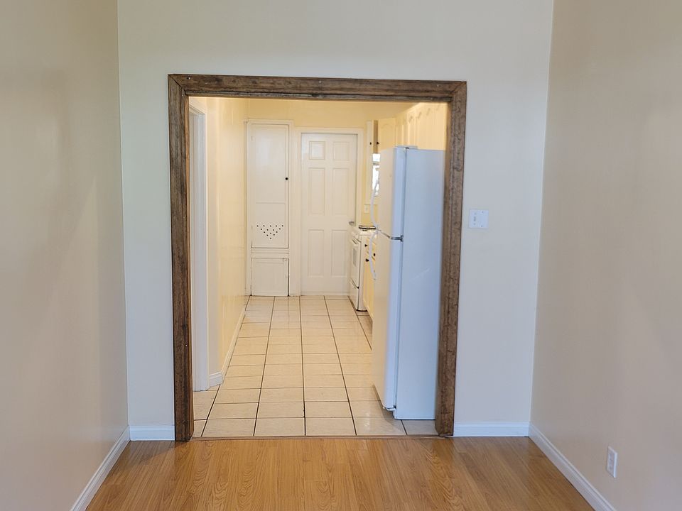 living room to kitchen