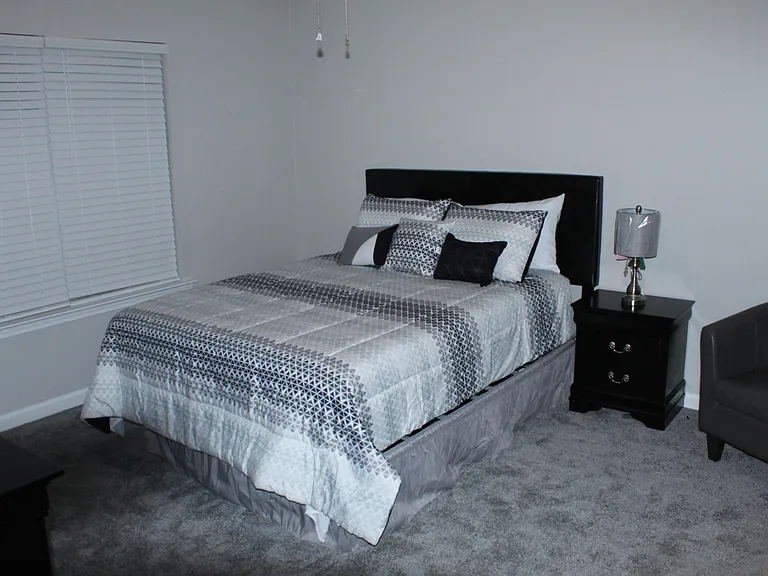 1802 Honeysuckle Way — Photo 33