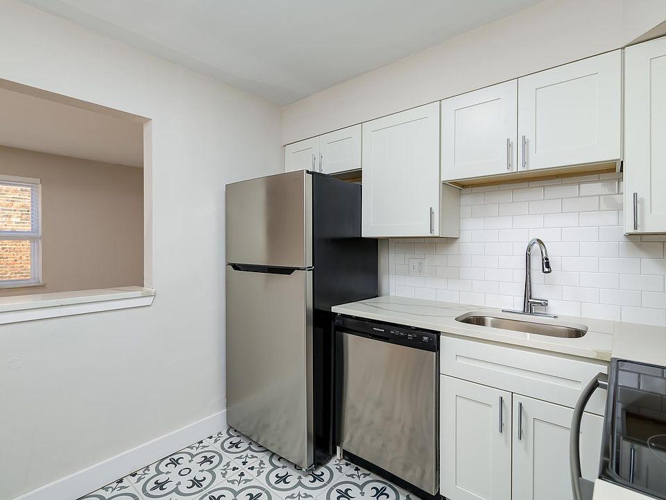 1st image of 3735 Cambridge Ave APT 5