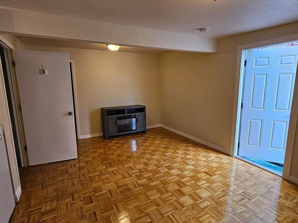1st image of 1936 Burlington Ave N APT 6