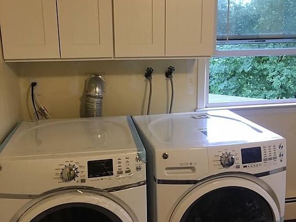 5th image of 143 Harrison Ave Floor 2
